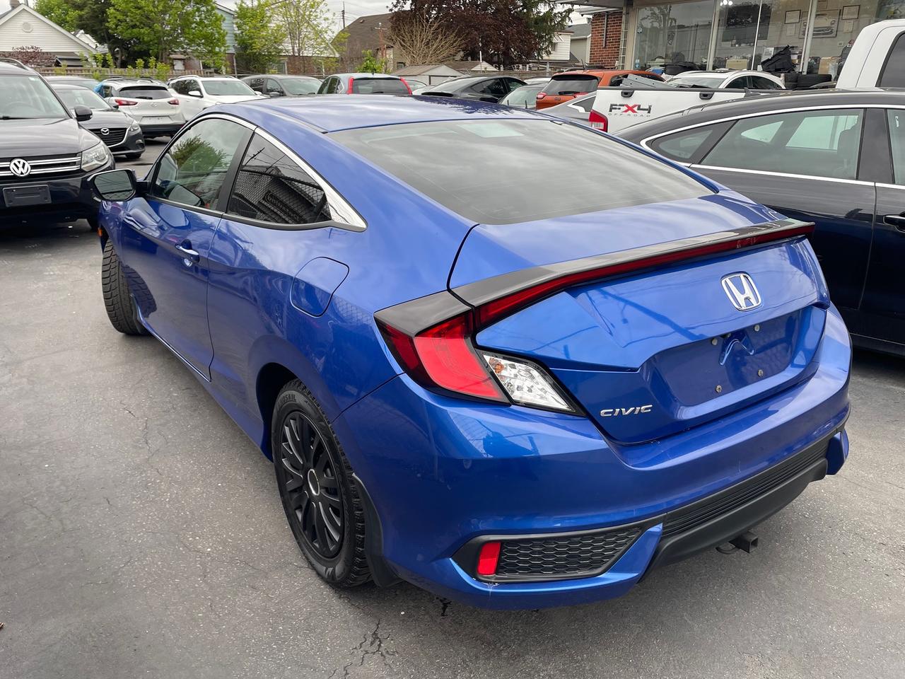 2018 Honda Civic LX *LOW KM, HEATED SEATS, SAFETY FEATURES* Photo