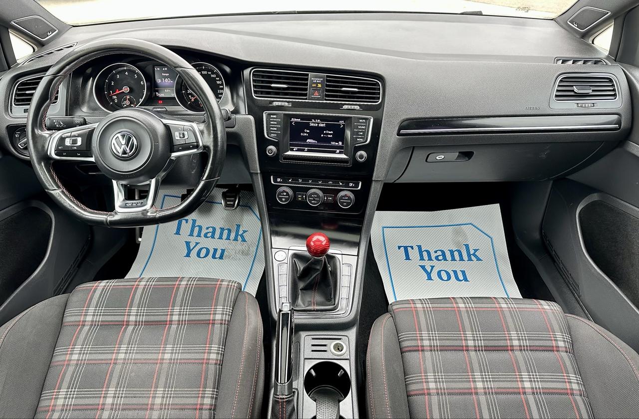 2015 Volkswagen Golf Autobahn Photo
