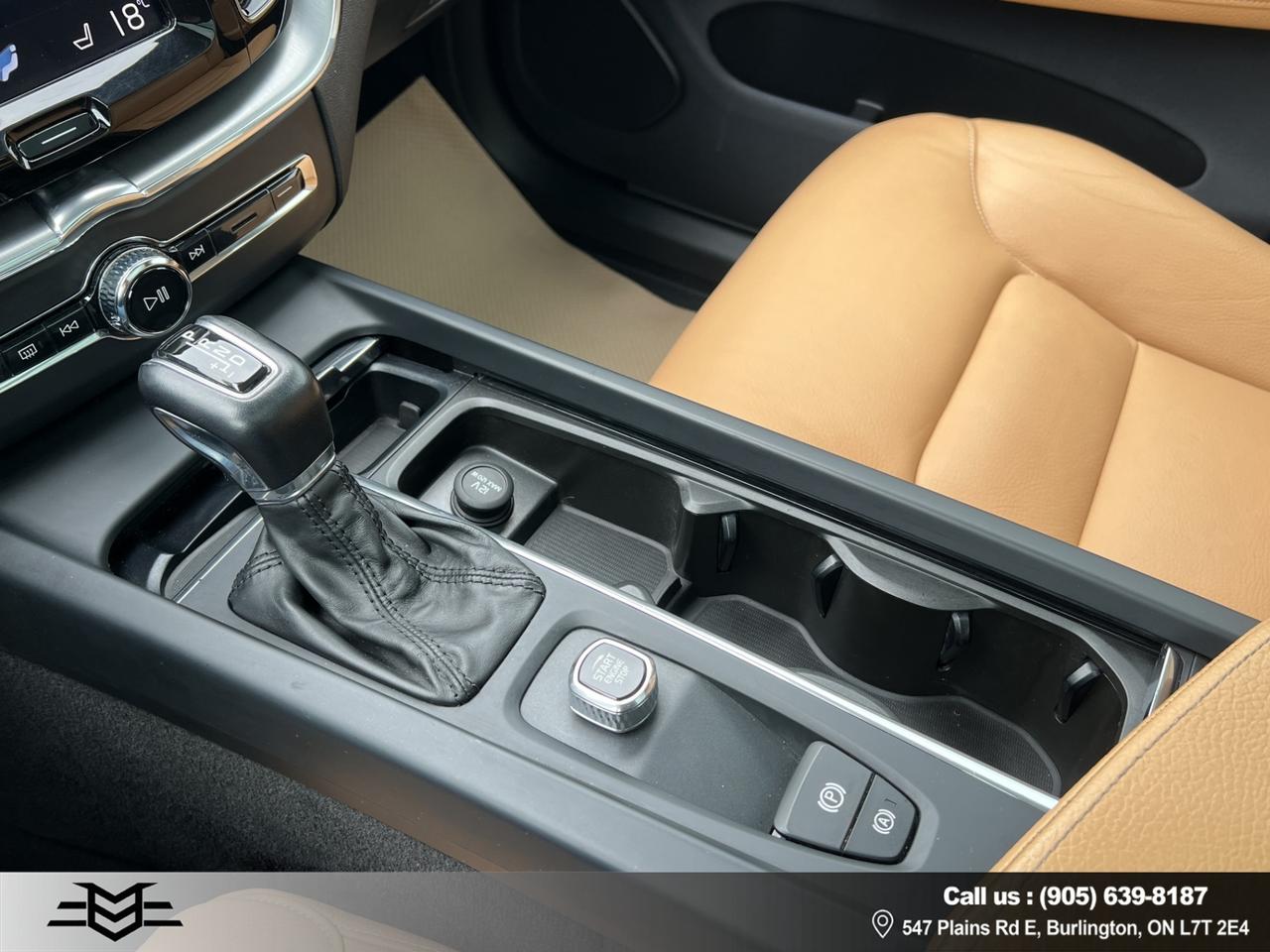 2020 Volvo XC60 T6 AWD Momentum - Navigation - Leather !!! Photo
