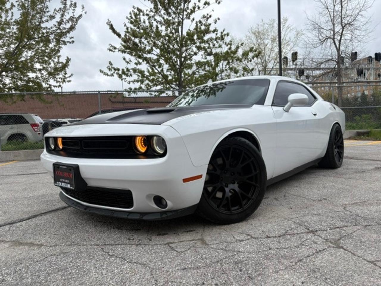 2019 Dodge Challenger SXT PREMIUM-LEATHER-ROOF-CAMERA-NAVIGATION-WE FINANCE Photo