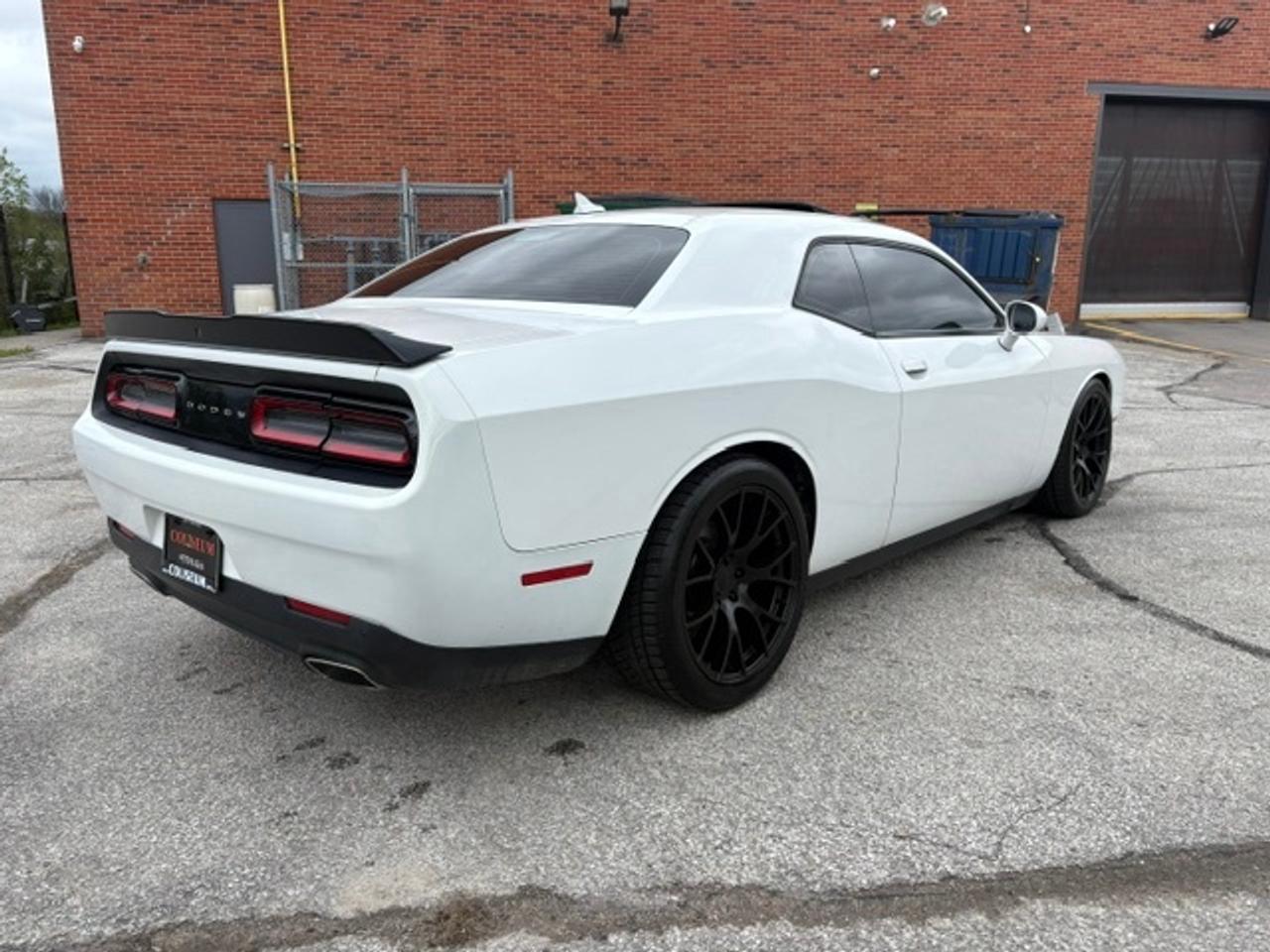 2019 Dodge Challenger SXT PREMIUM-LEATHER-ROOF-CAMERA-NAVIGATION-WE FINANCE Photo