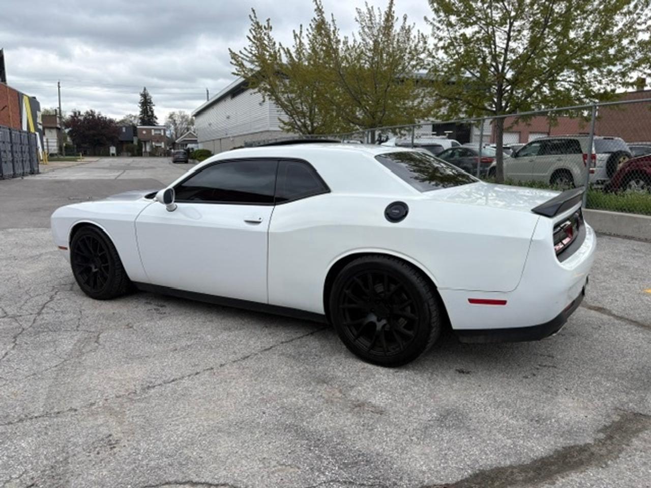 2019 Dodge Challenger SXT PREMIUM-LEATHER-ROOF-CAMERA-NAVIGATION-WE FINANCE Photo