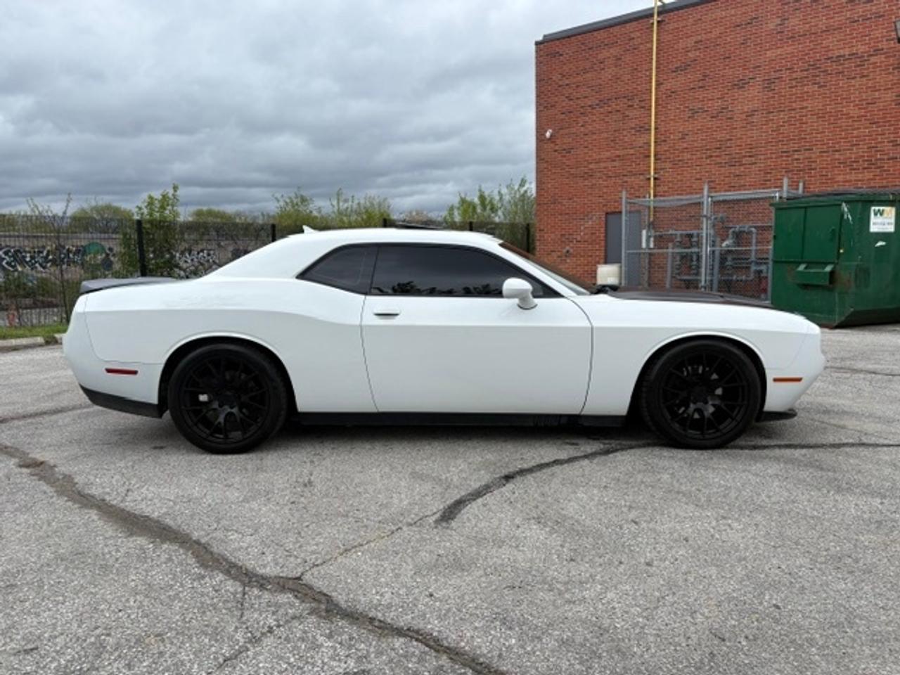 2019 Dodge Challenger SXT PREMIUM-LEATHER-ROOF-CAMERA-NAVIGATION-WE FINANCE Photo