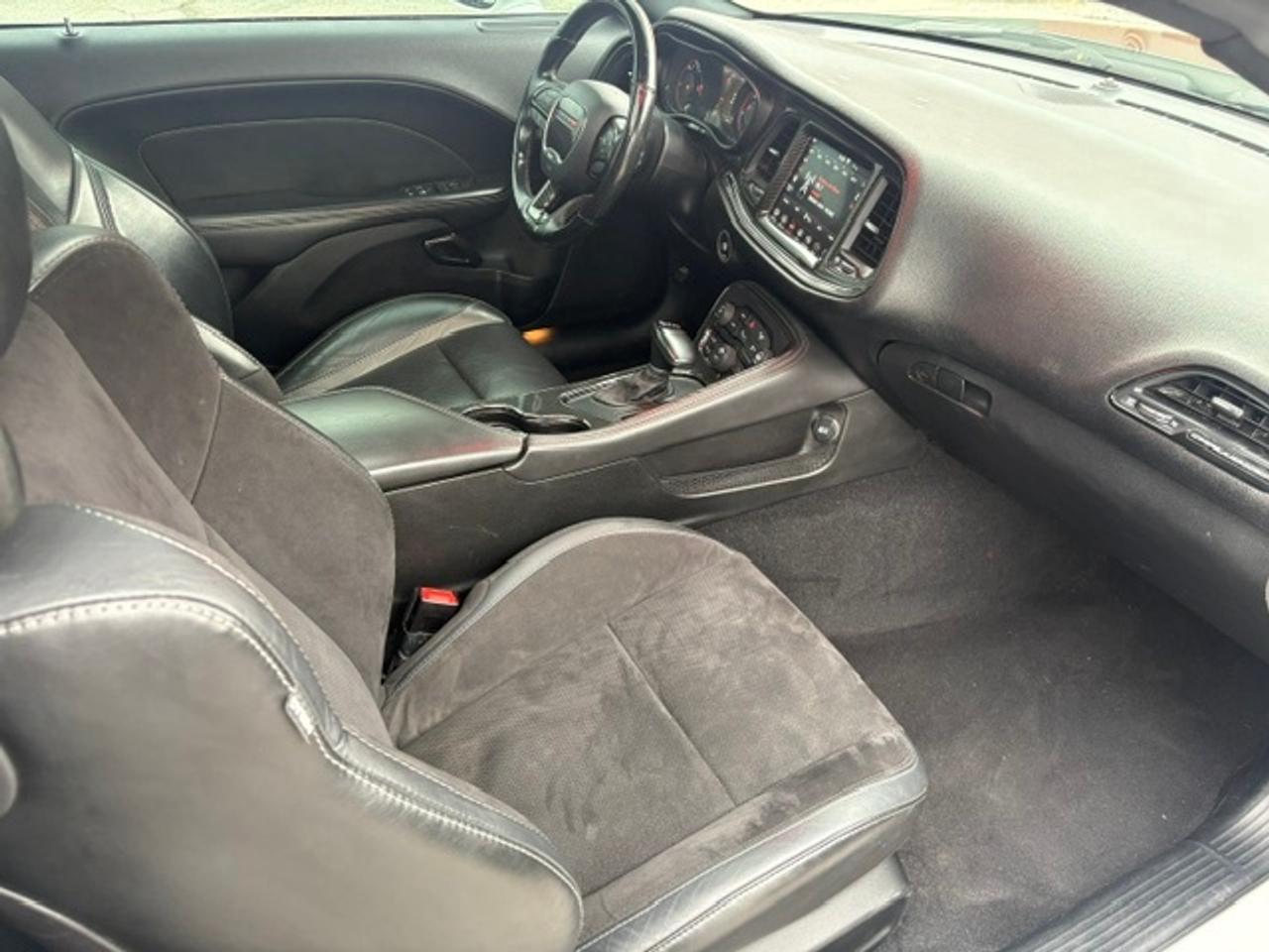 2019 Dodge Challenger SXT PREMIUM-LEATHER-ROOF-CAMERA-NAVIGATION-WE FINANCE Photo