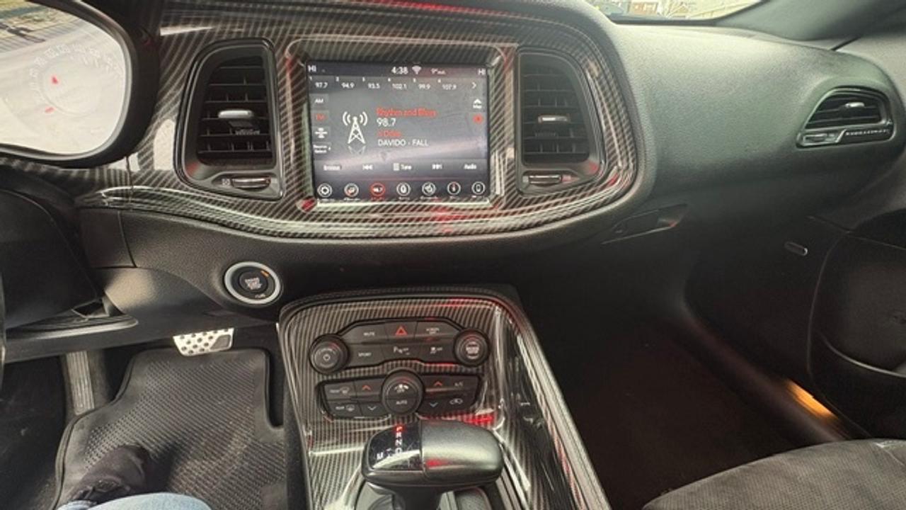 2019 Dodge Challenger SXT PREMIUM-LEATHER-ROOF-CAMERA-NAVIGATION-WE FINANCE Photo