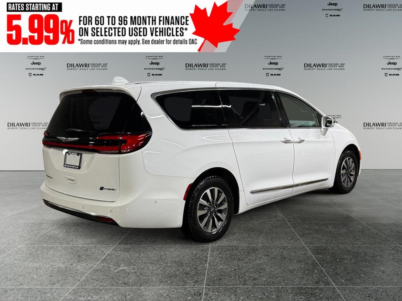 2022 Chrysler Pacifica Hybrid Limited 2WD Photo