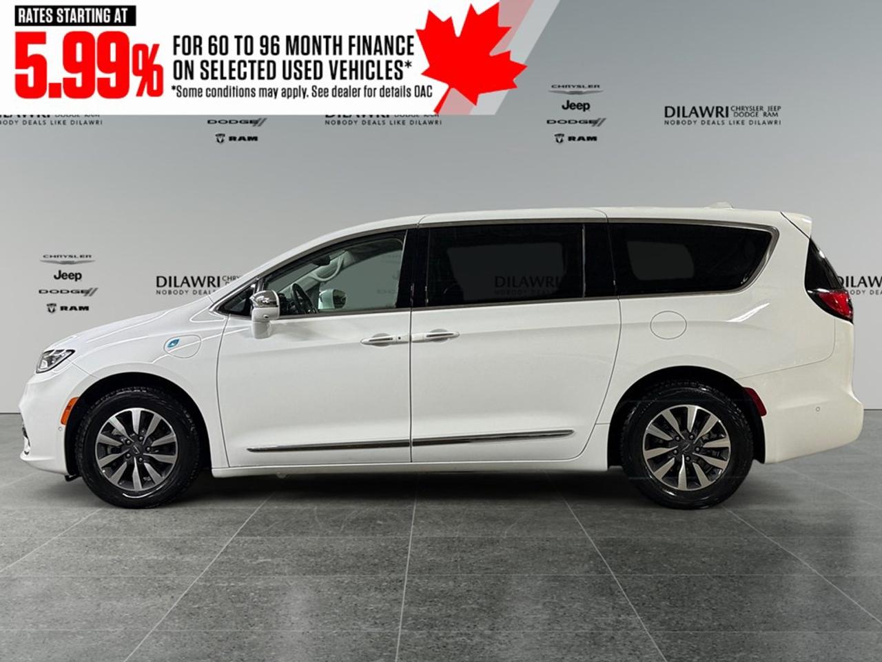 2022 Chrysler Pacifica Hybrid Limited 2WD Photo