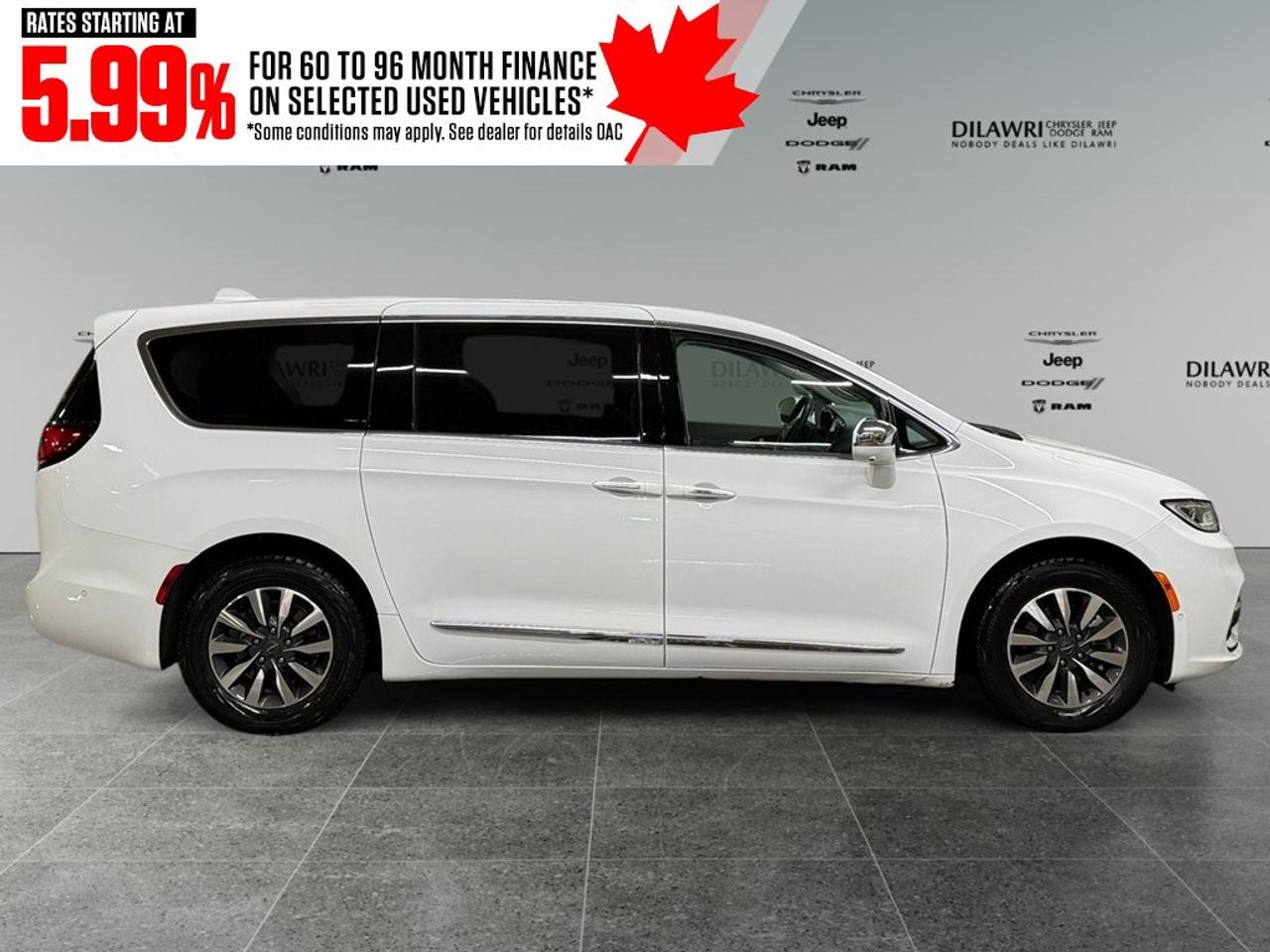 2022 Chrysler Pacifica Hybrid Limited 2WD Photo