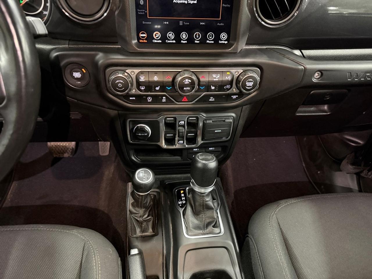 2023 Jeep Wrangler Sport Altitude WITH SOFT TOP ! Photo