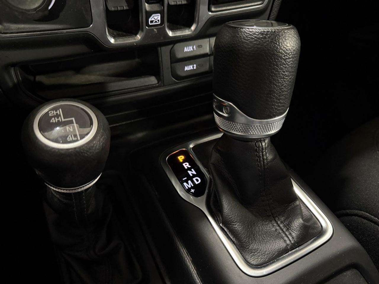 2023 Jeep Wrangler Sport Altitude WITH SOFT TOP ! Photo
