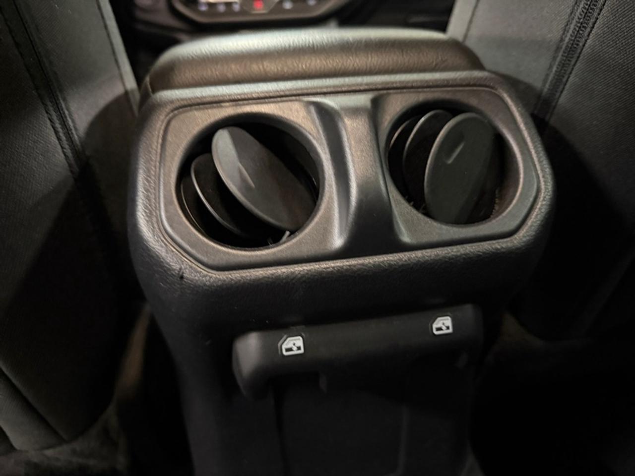 2023 Jeep Wrangler Sport Altitude WITH SOFT TOP ! Photo