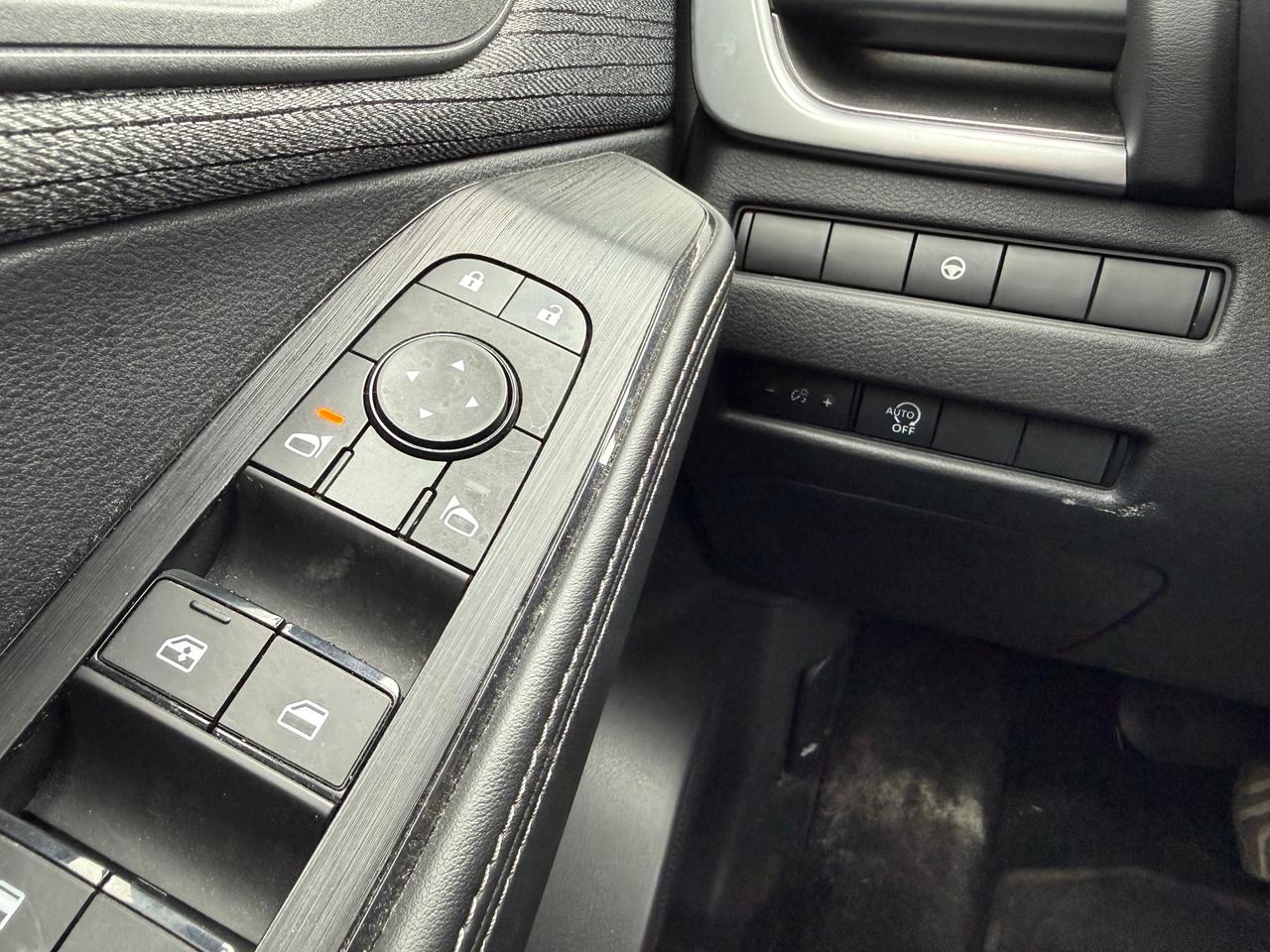 2023 Nissan Rogue SV Moonroof Panoramic Roof! AutoStart! Photo