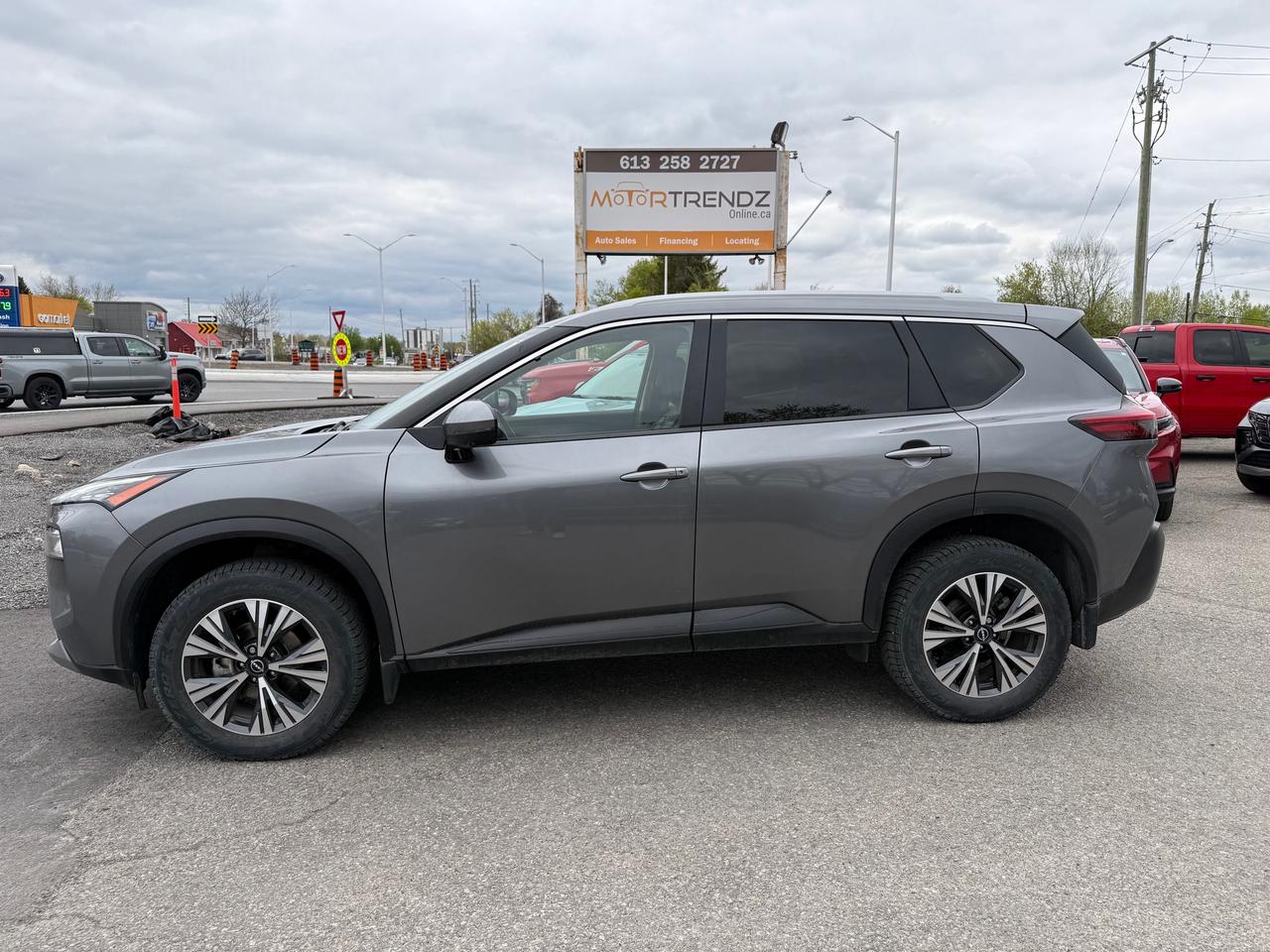 2023 Nissan Rogue SV Moonroof Panoramic Roof! AutoStart! Photo
