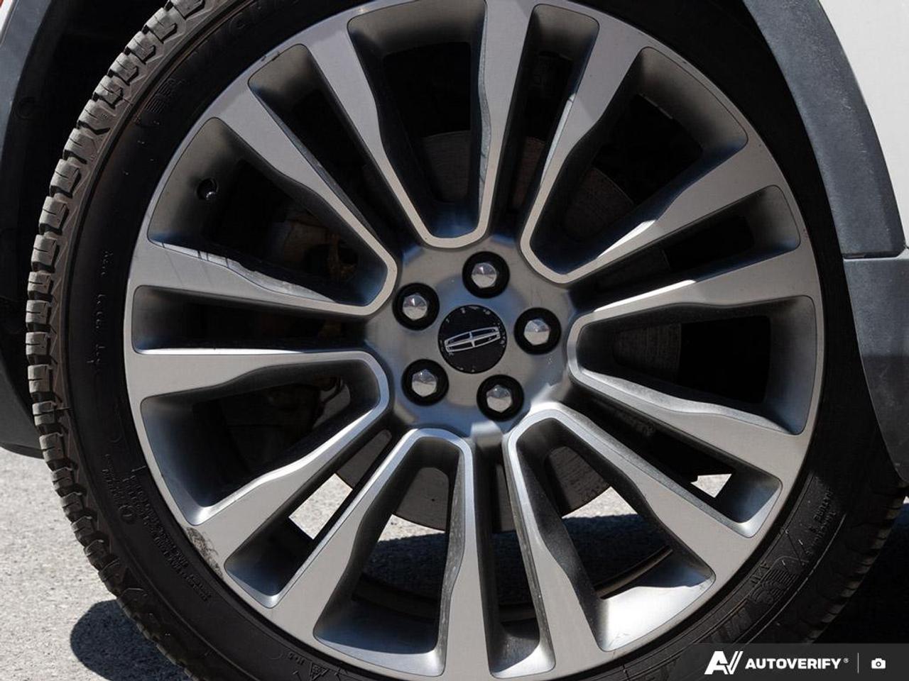 2016 Lincoln MKX Reserve 102A | TECH PACKAGE | CLIMATE PACKAGE | FRONT DUAL Photo