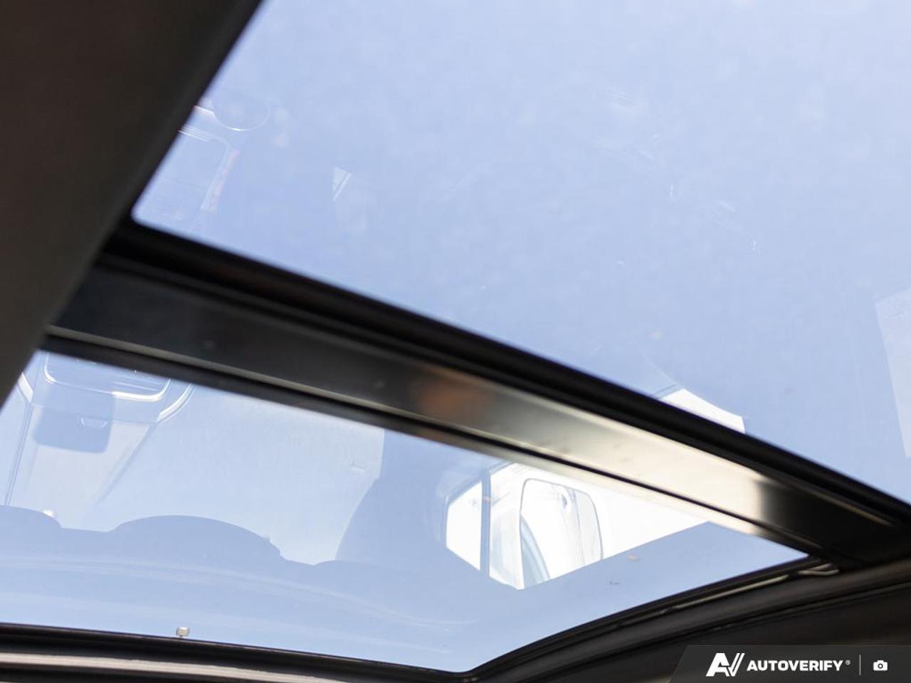 2016 Lincoln MKX Reserve 102A | TECH PACKAGE | CLIMATE PACKAGE | FRONT DUAL Photo