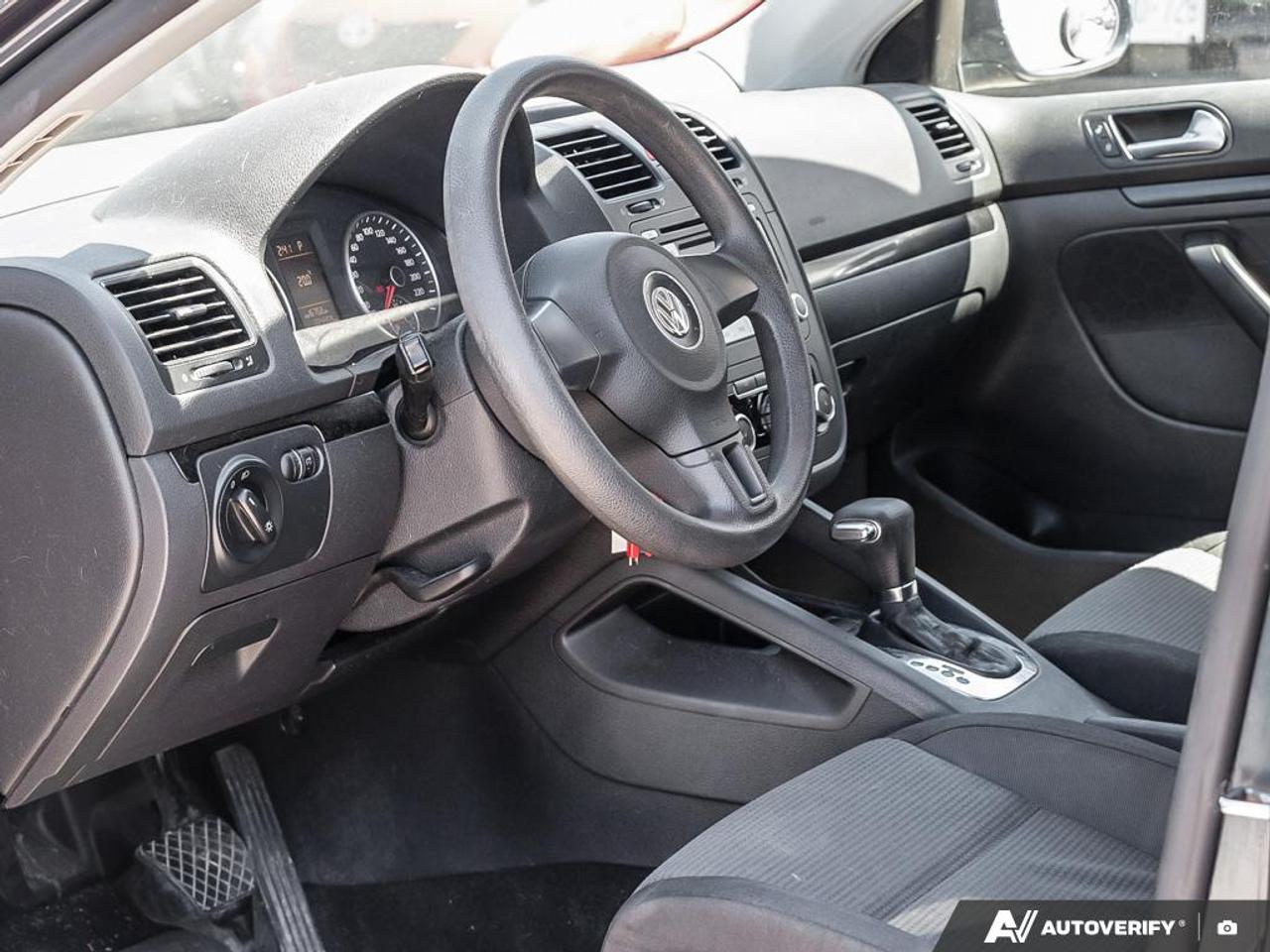 2010 Volkswagen Jetta 2.5L Trendline KEYLESS ENTRY | POWER WINDOWS | TURN SIGNAL INDICA Photo