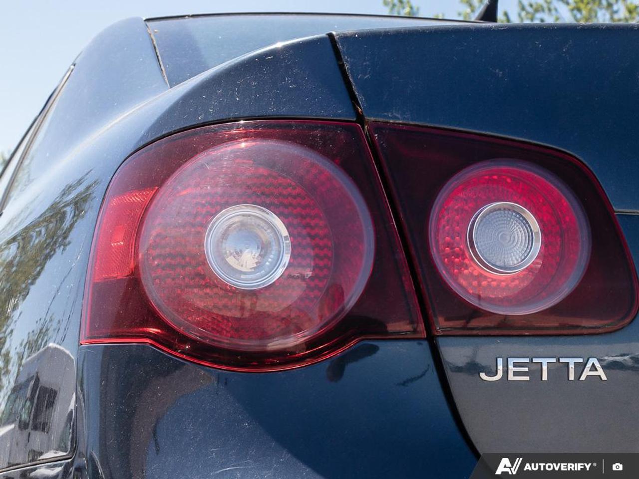 2010 Volkswagen Jetta 2.5L Trendline KEYLESS ENTRY | POWER WINDOWS | TURN SIGNAL INDICA Photo