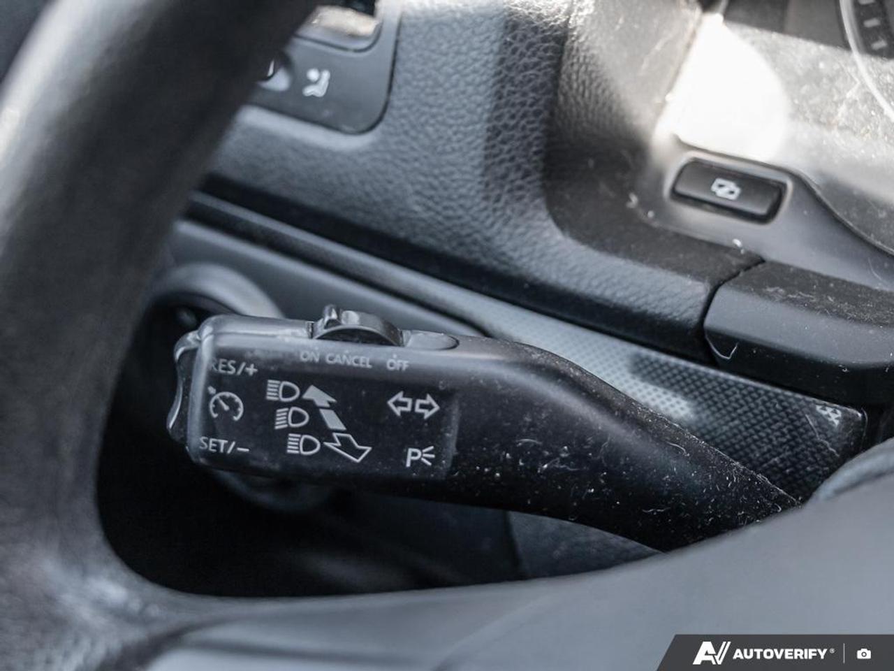 2010 Volkswagen Jetta 2.5L Trendline KEYLESS ENTRY | POWER WINDOWS | TURN SIGNAL INDICA Photo