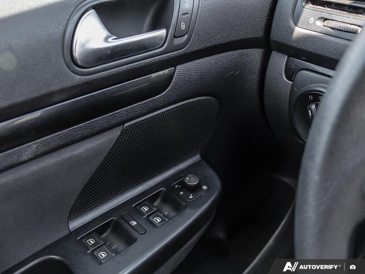 2010 Volkswagen Jetta 2.5L Trendline KEYLESS ENTRY | POWER WINDOWS | TURN SIGNAL INDICA Photo