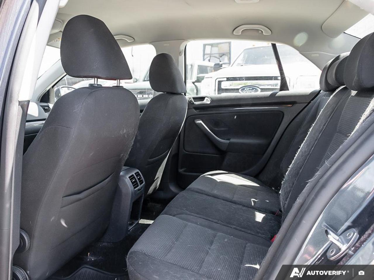 2010 Volkswagen Jetta 2.5L Trendline KEYLESS ENTRY | POWER WINDOWS | TURN SIGNAL INDICA Photo