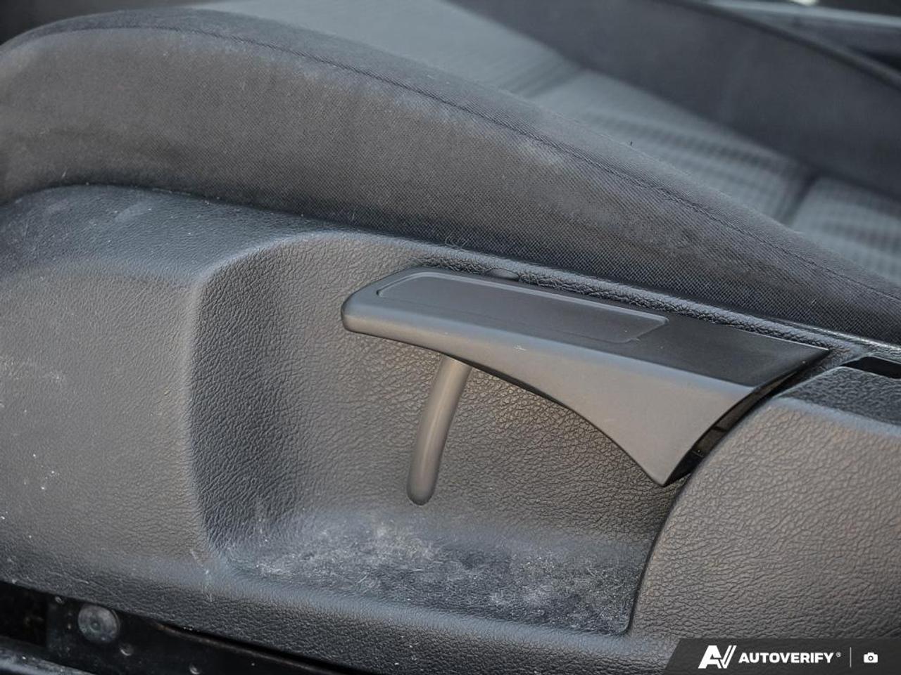 2010 Volkswagen Jetta 2.5L Trendline KEYLESS ENTRY | POWER WINDOWS | TURN SIGNAL INDICA Photo