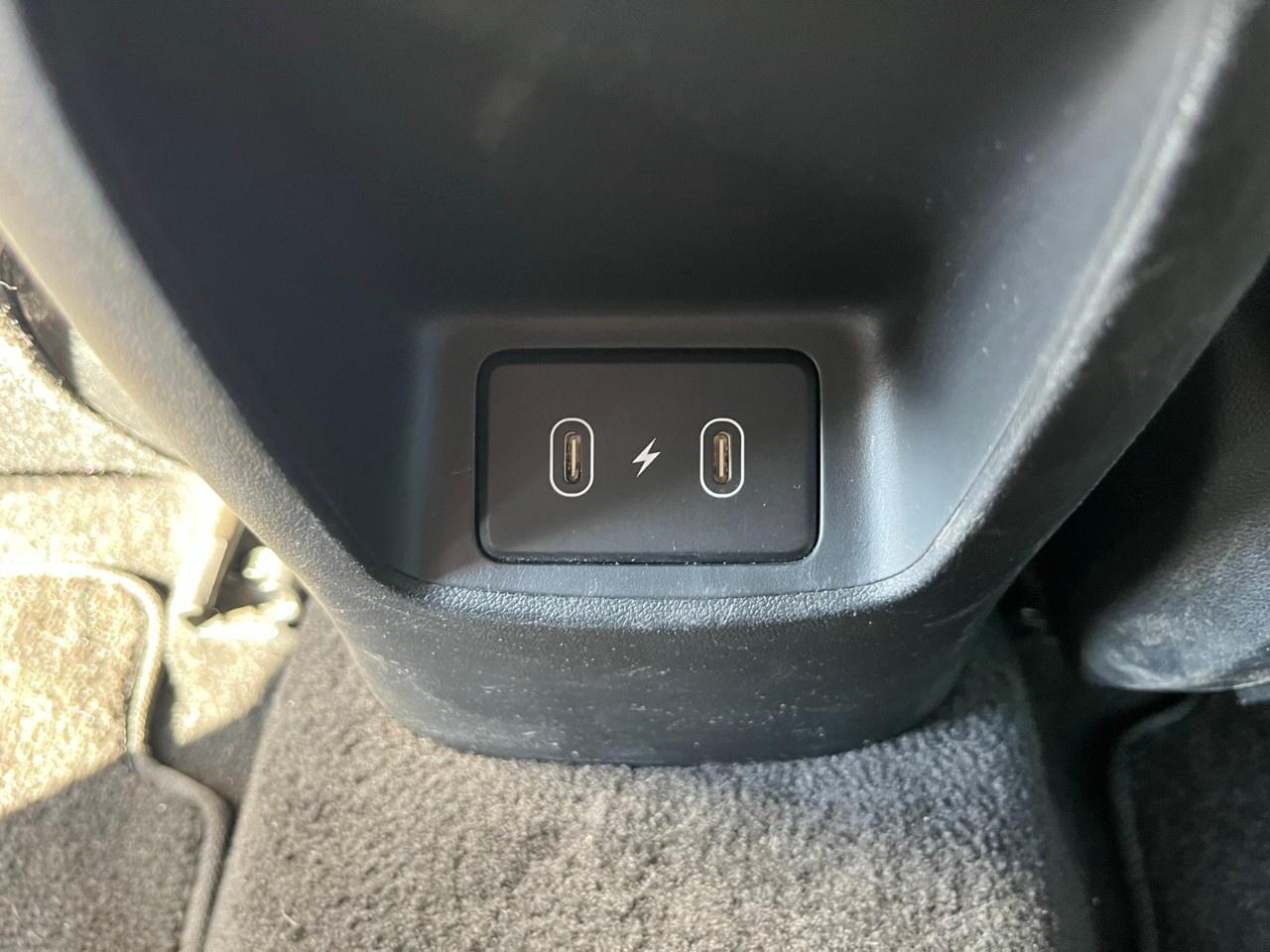 2024 Hyundai Elantra Luxury IVT Photo