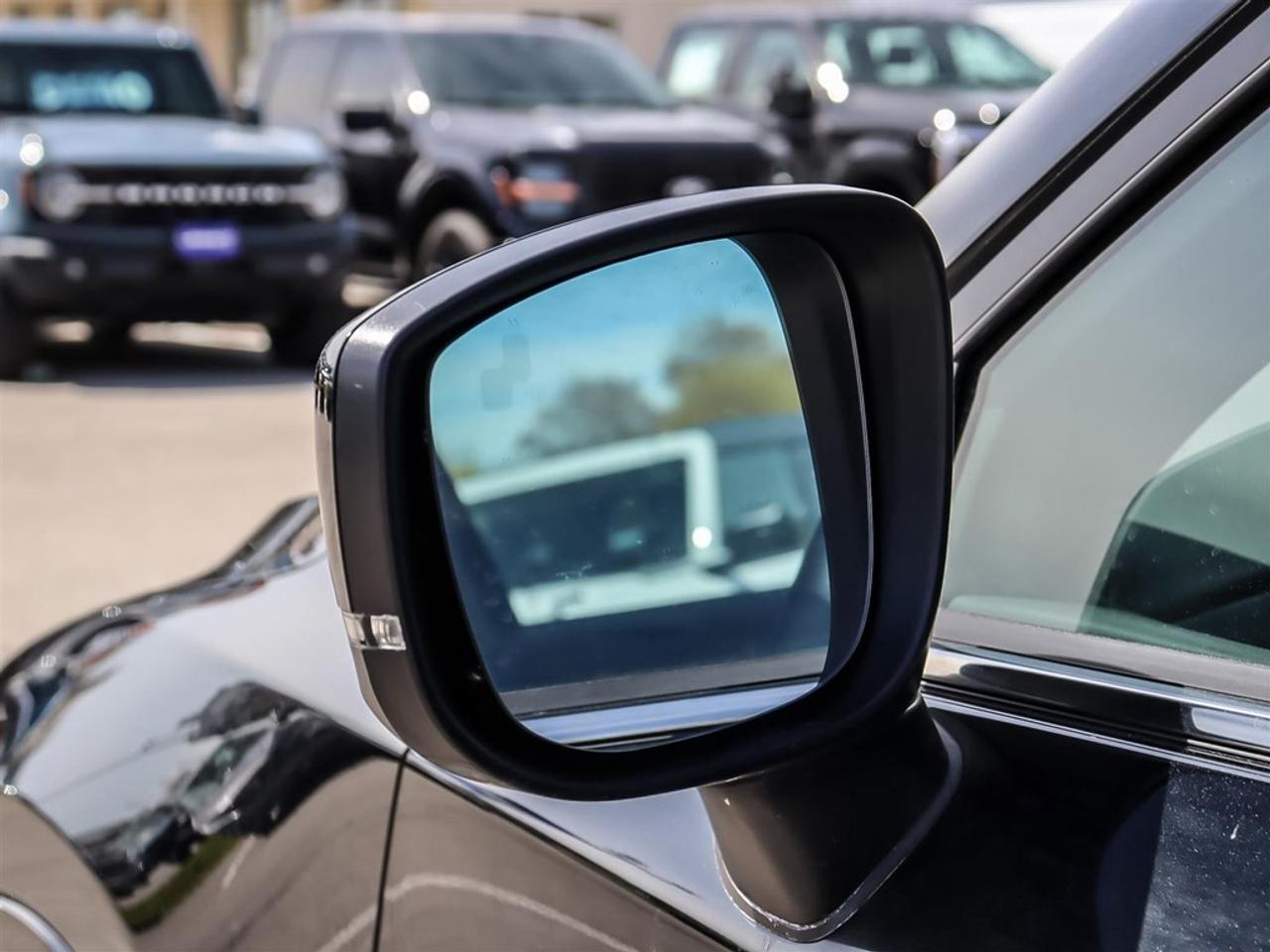 2025 Mazda CX-5 Signature AWD Photo3