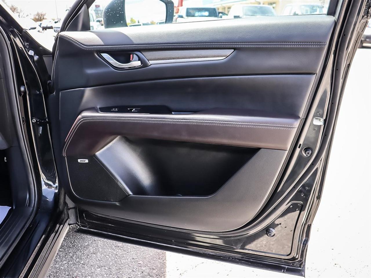 2025 Mazda CX-5 Signature AWD Photo