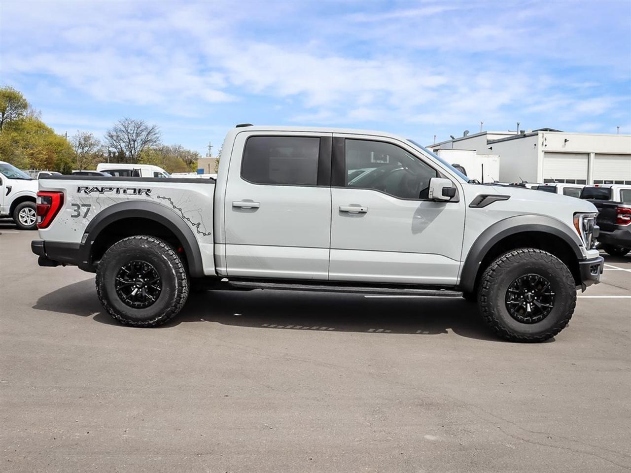 2023 Ford F-150 Raptor 4WD SuperCrew 5.5' Box Photo