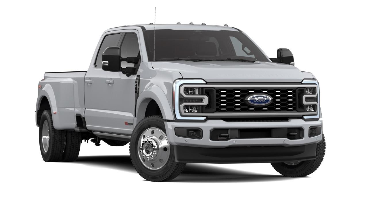 2026 Ford F-450 Super Duty DRW Platinum Photo
