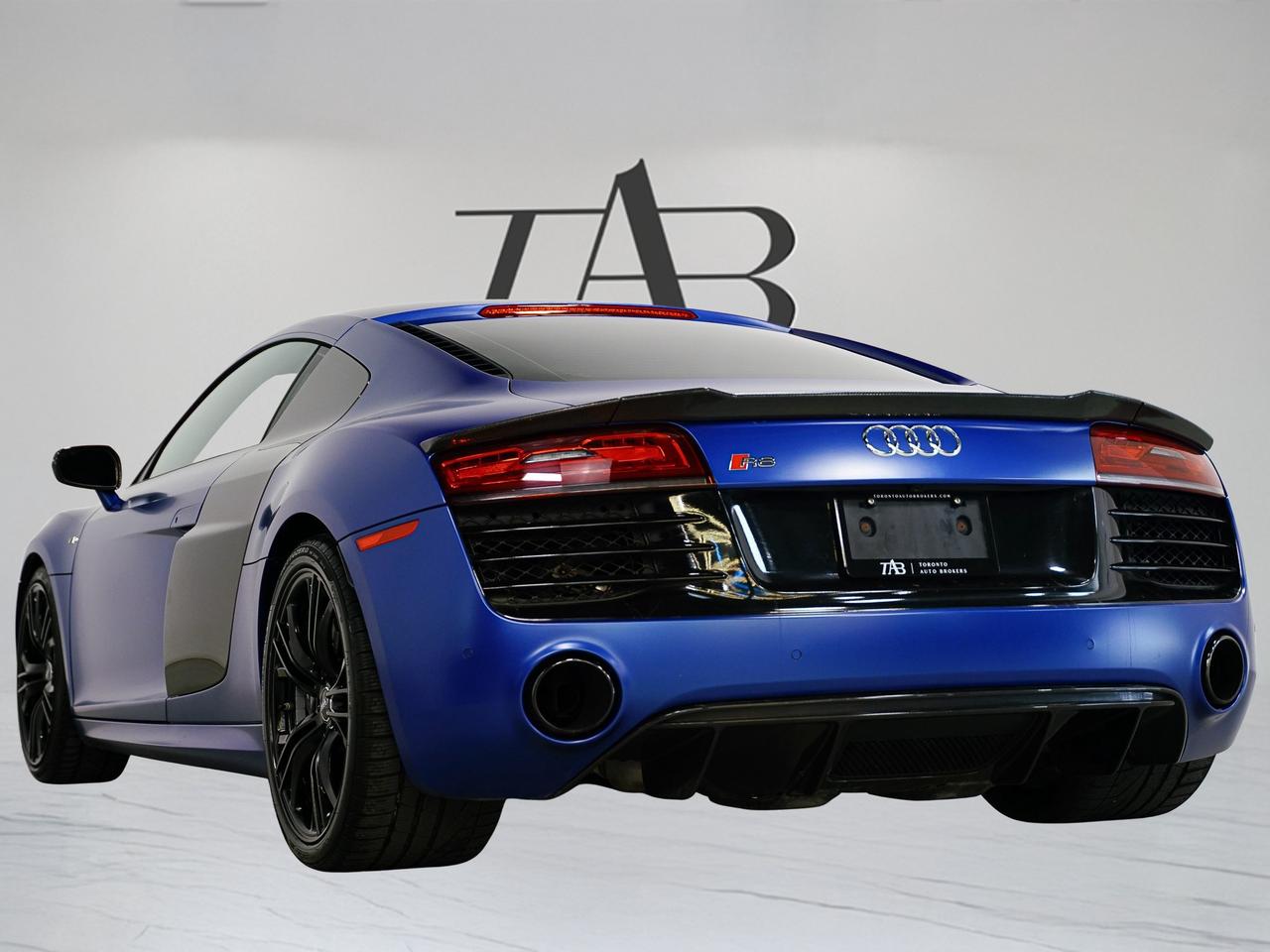 2015 Audi R8 V10 PLUS | MATTE BLUE | B&O | CARBON FIBRE Photo4
