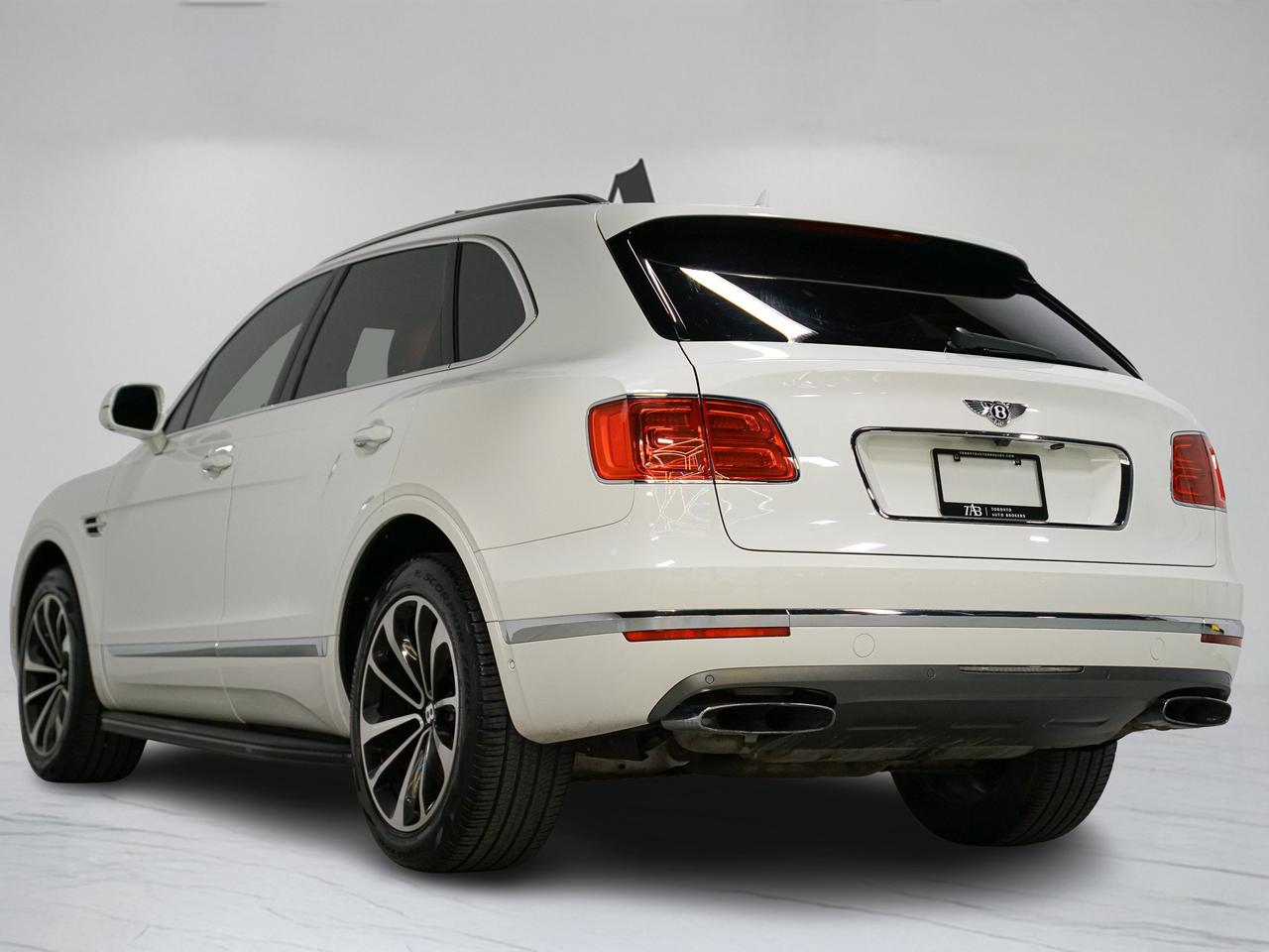 2017 Bentley Bentayga W12 | PANO | 21 IN Photo4