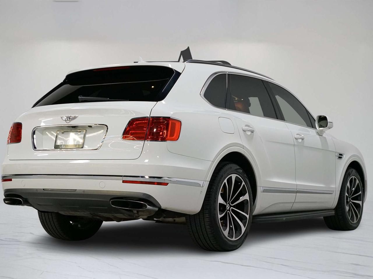 2017 Bentley Bentayga W12 | PANO | 21 IN Photo