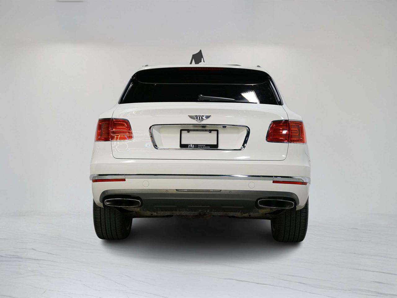 2017 Bentley Bentayga W12 | PANO | 21 IN Photo