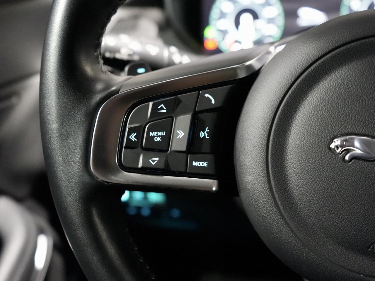 2020 Jaguar E-Type P250 R DYNAMIC SE|HUD|360CAM|PANO|MERIDIAN Photo