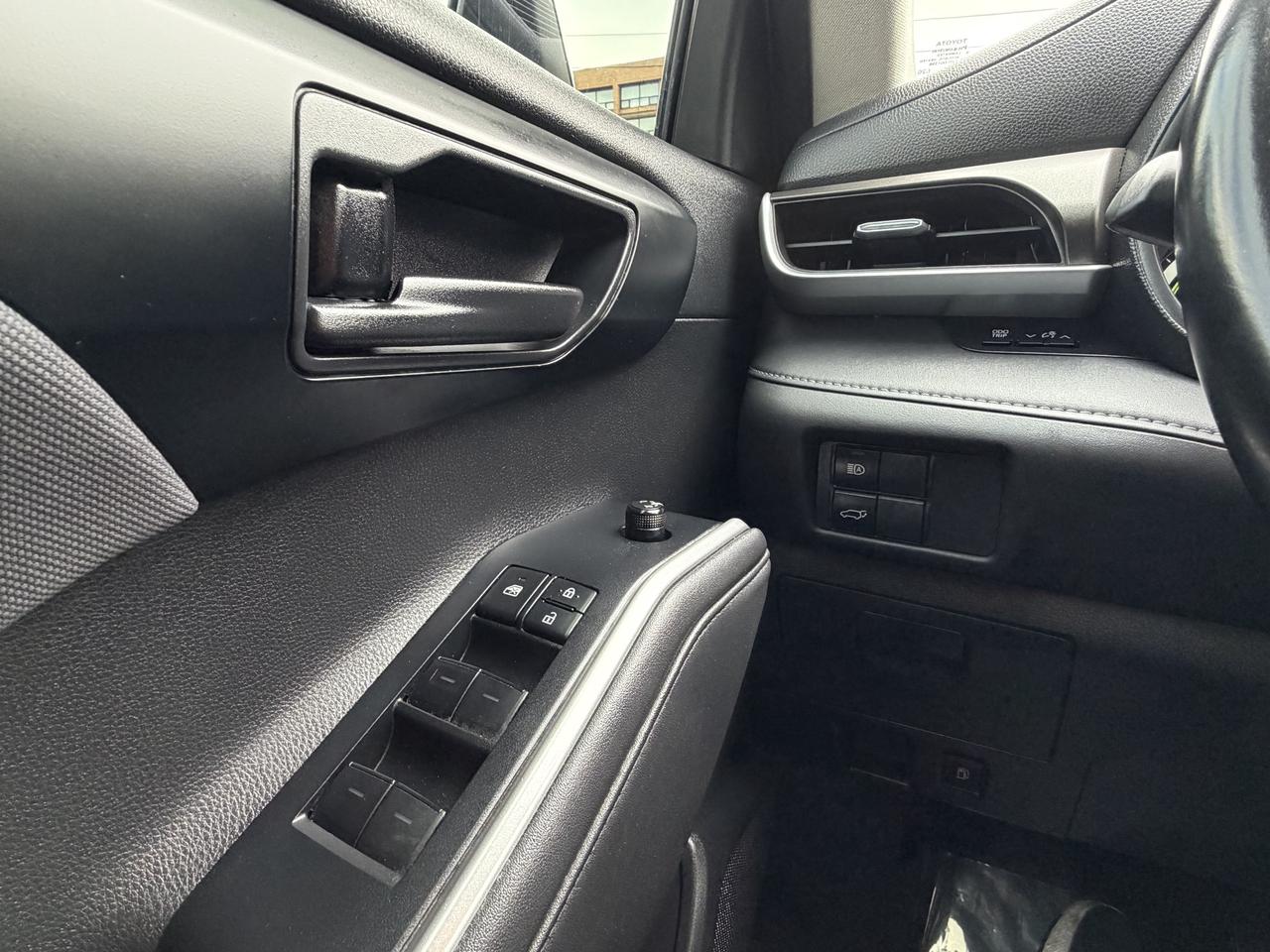 2020 Toyota Highlander Hybrid LE AWD Photo