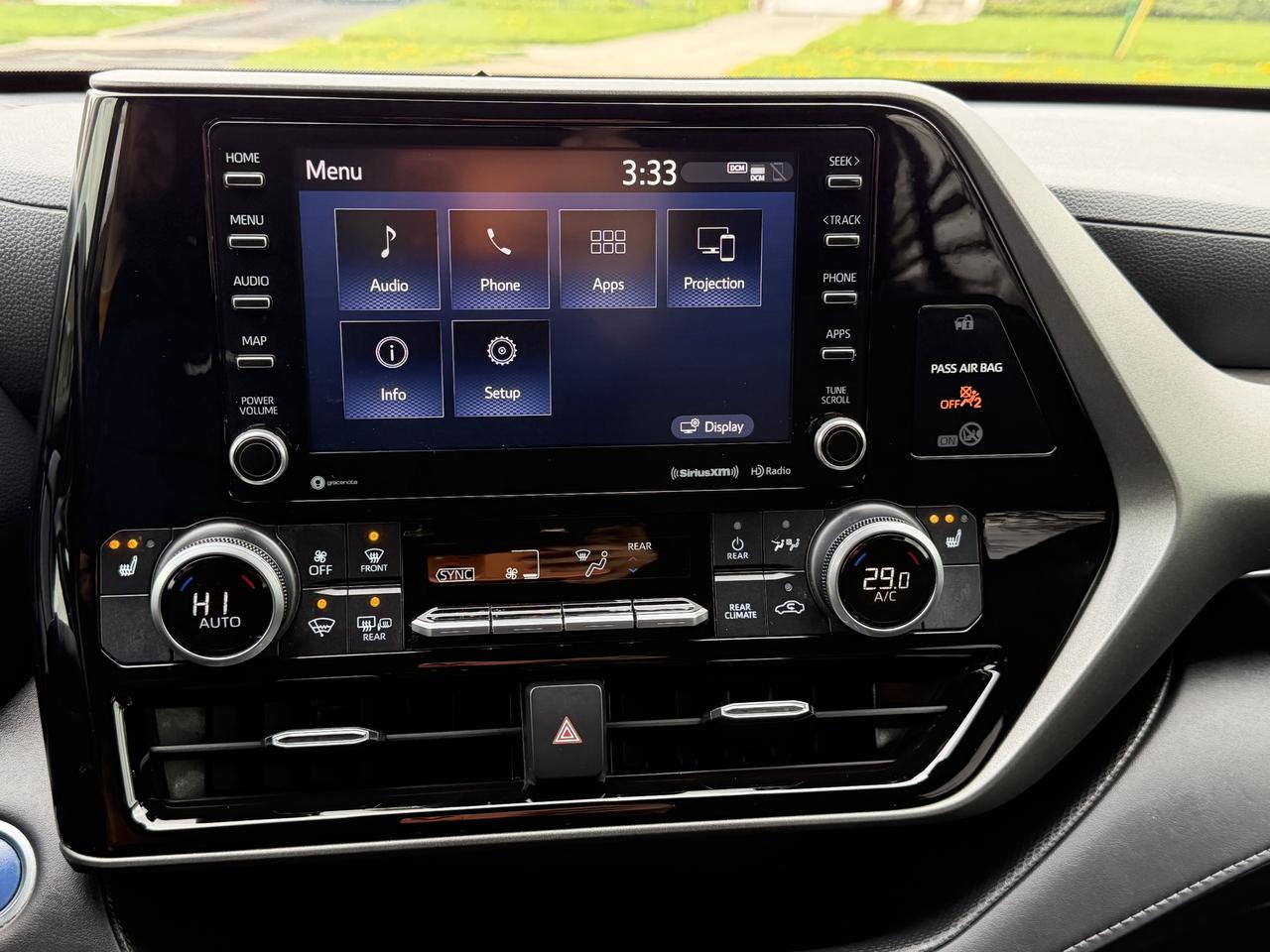 2020 Toyota Highlander Hybrid LE AWD Photo