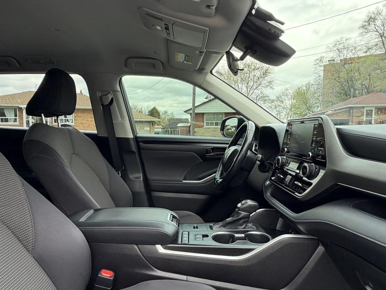 2020 Toyota Highlander Hybrid LE AWD Photo