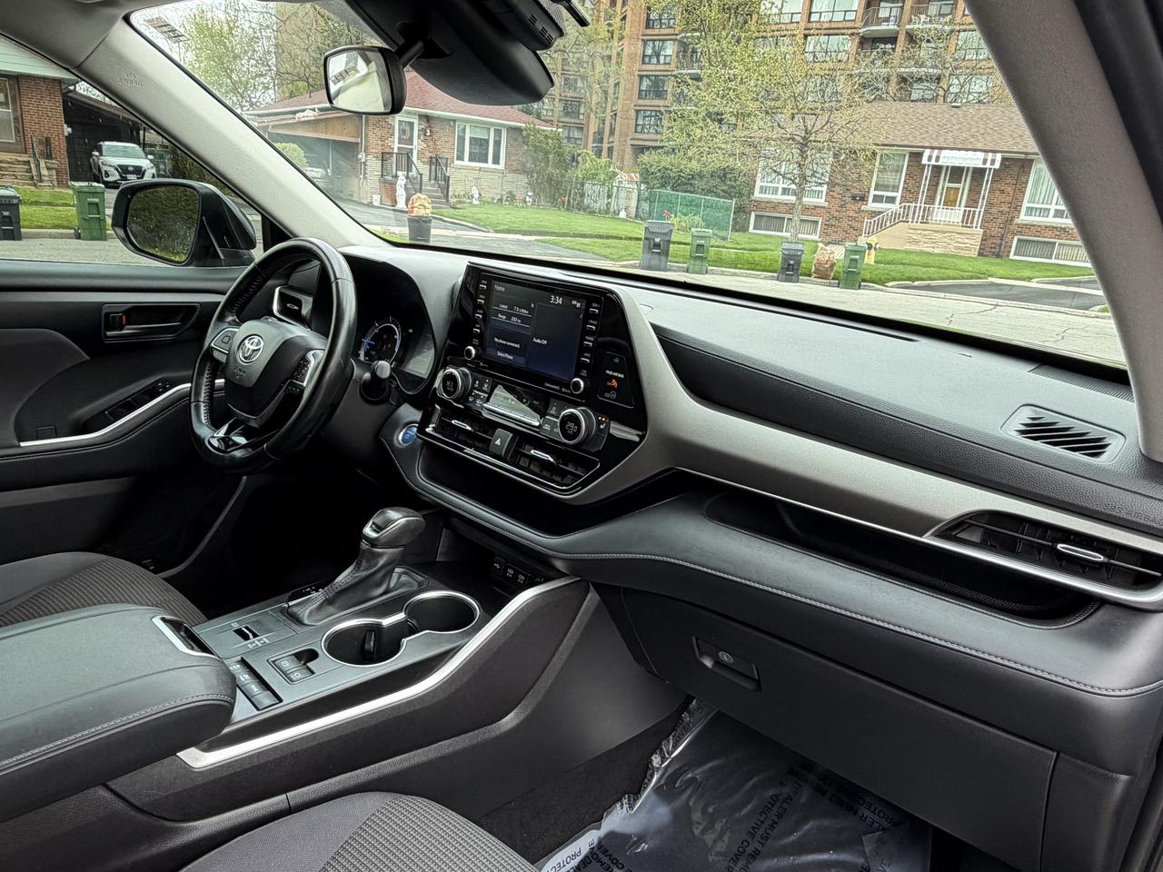 2020 Toyota Highlander Hybrid LE AWD Photo