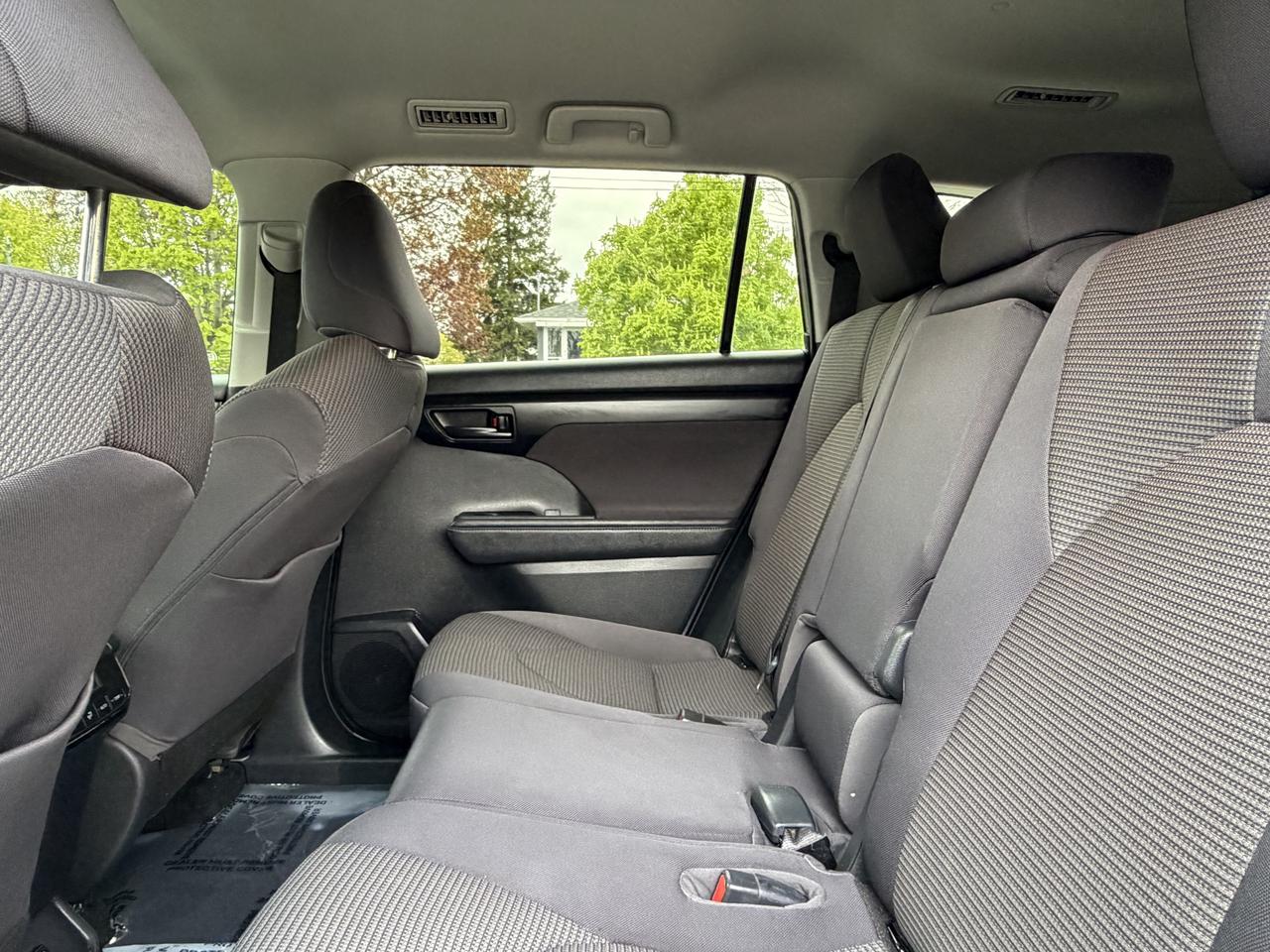 2020 Toyota Highlander Hybrid LE AWD Photo