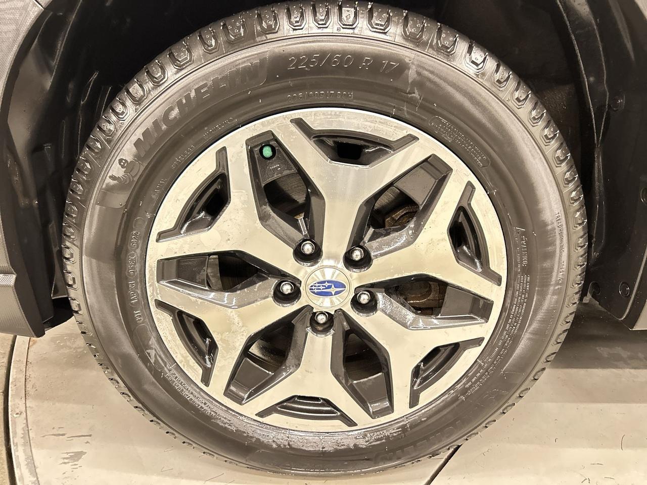 2019 Subaru Forester TOURING AWD | SUNROOF | HTD SEATS | CARPLAY | A/C Photo2