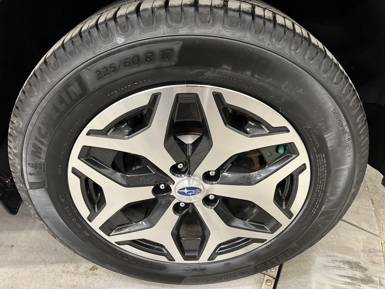 2019 Subaru Forester TOURING AWD | SUNROOF | HTD SEATS | CARPLAY | A/C Photo