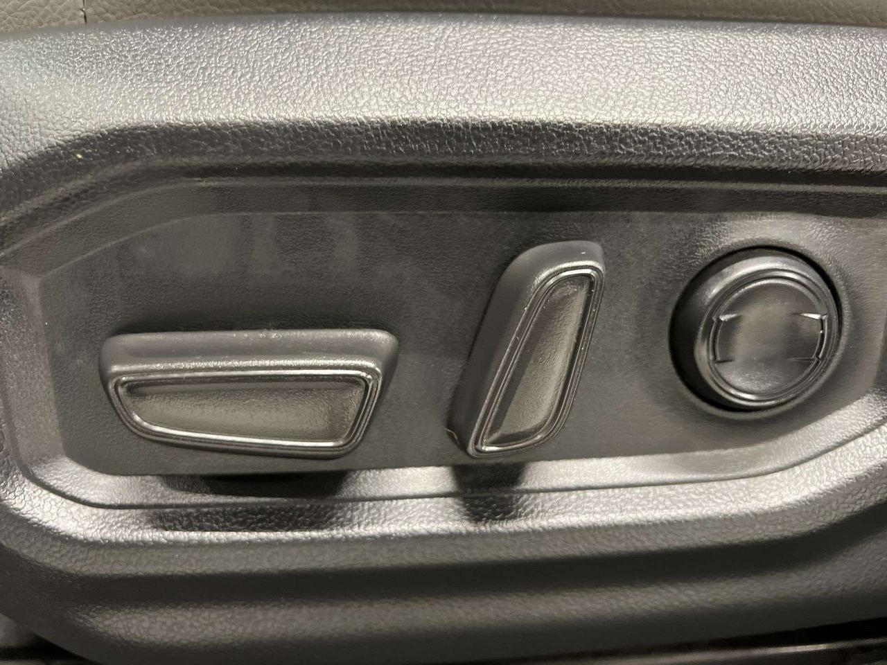 2024 Toyota Tundra LIMITED NIGHTSHADE 4X4 CREW | LEATHER | PANO ROOF Photo