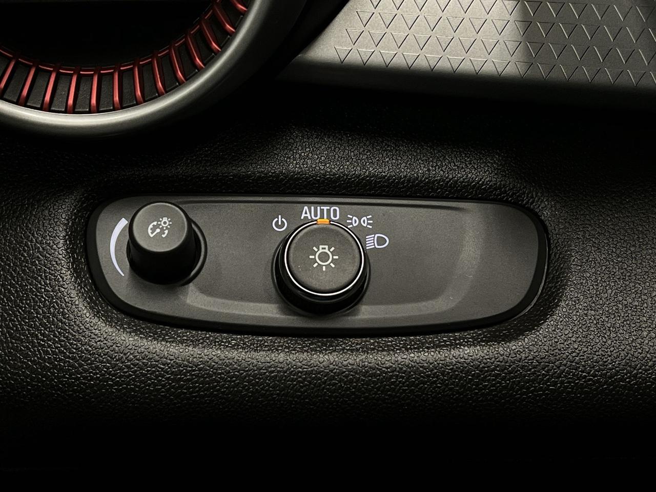 2024 Chevrolet Trax RS | HTD SEATS | CARPLAY | REMOTE START | A/C Photo