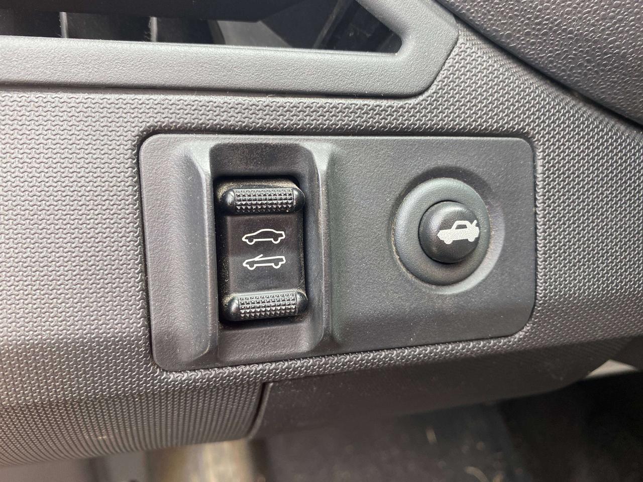 2009 Chrysler Sebring TOURING, SOLD AS IS, NOT INSPECTED FOR SAFETY! Photo