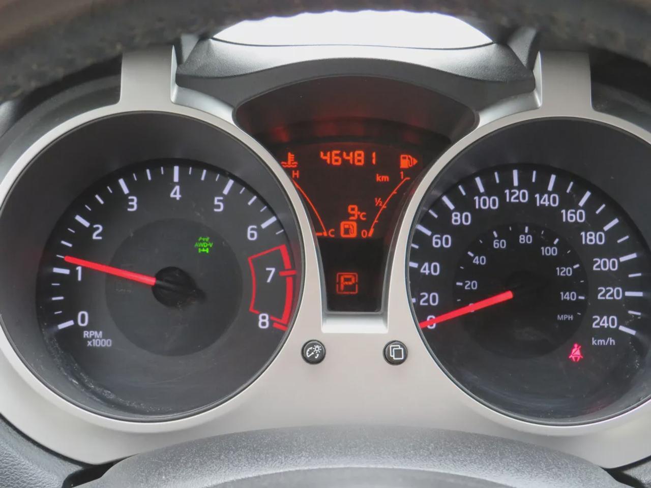 2015 Nissan Juke SV | Clean Title No Accidents | AWD | Push Button Start | Cruise Control | Bluetooth | Reverse Camera | AC | Photo
