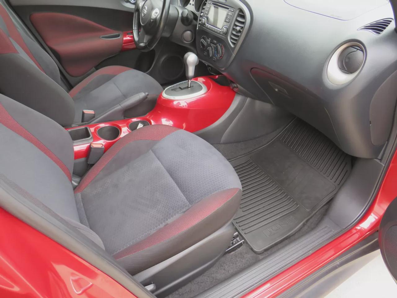 2015 Nissan Juke SV | Clean Title No Accidents | AWD | Push Button Start | Cruise Control | Bluetooth | Reverse Camera | AC | Photo
