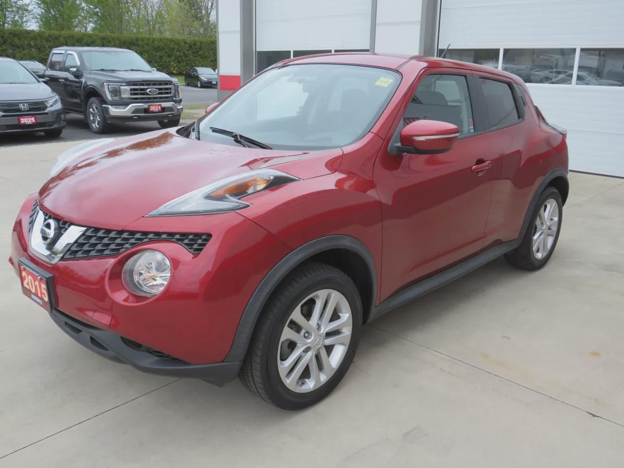 2015 Nissan Juke SV | Clean Title No Accidents | AWD | Push Button Start | Cruise Control | Bluetooth | Reverse Camera | AC | Photo