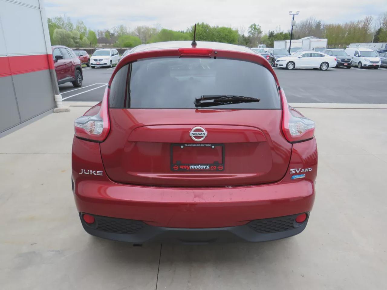 2015 Nissan Juke SV | Clean Title No Accidents | AWD | Push Button Start | Cruise Control | Bluetooth | Reverse Camera | AC | Photo