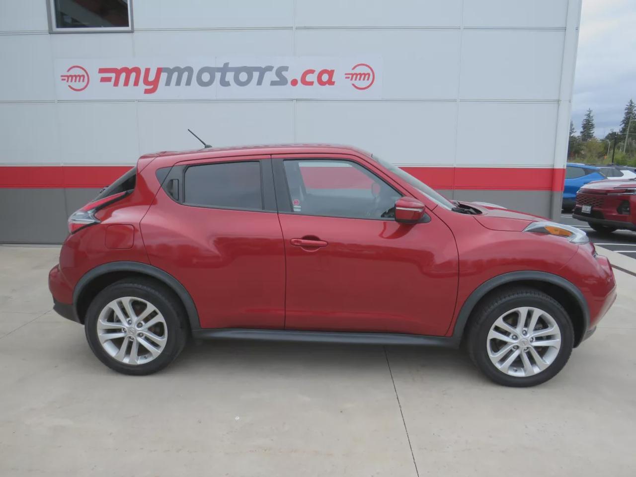 2015 Nissan Juke SV | Clean Title No Accidents | AWD | Push Button Start | Cruise Control | Bluetooth | Reverse Camera | AC | Photo